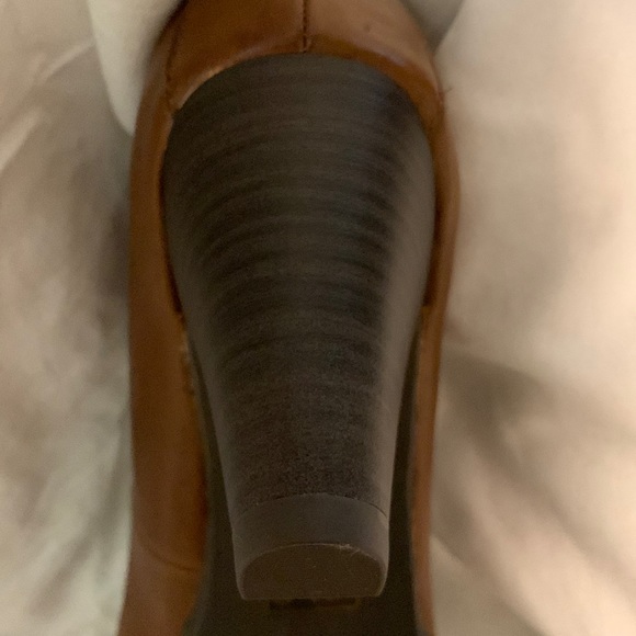 COPY - NWOT Aldo caramel brown leather pumps with stacked heels and toe buckles. - Picture 8 of 8